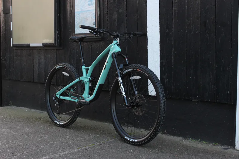 2023 GT Sensor Carbon Pro LE Full Suspension Mountain Bike in Sea Green-1
