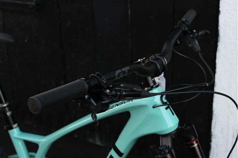 2023 GT Sensor Carbon Pro LE Full Suspension Mountain Bike in Sea Green-2