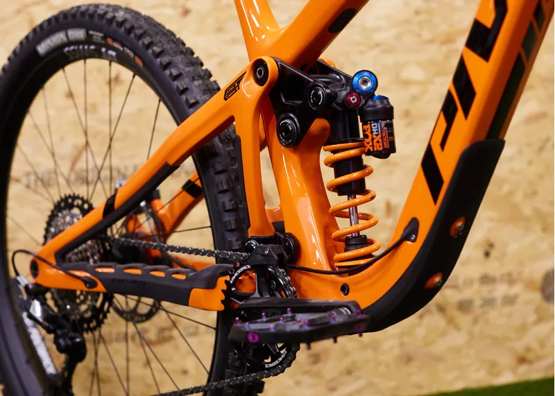 2023 Pivot Firebird 29 Carbon Fibre Full Suspension Mountain Bike Coil. Orange. M-6