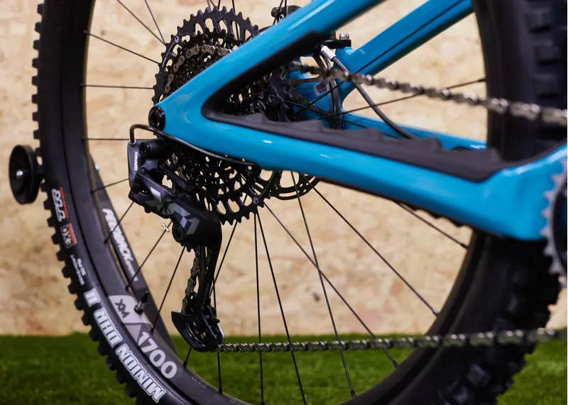 Yeti Cycles SB140 T-Series T1 Lunch Ride 29 Mountain Bike in Turquoise-5