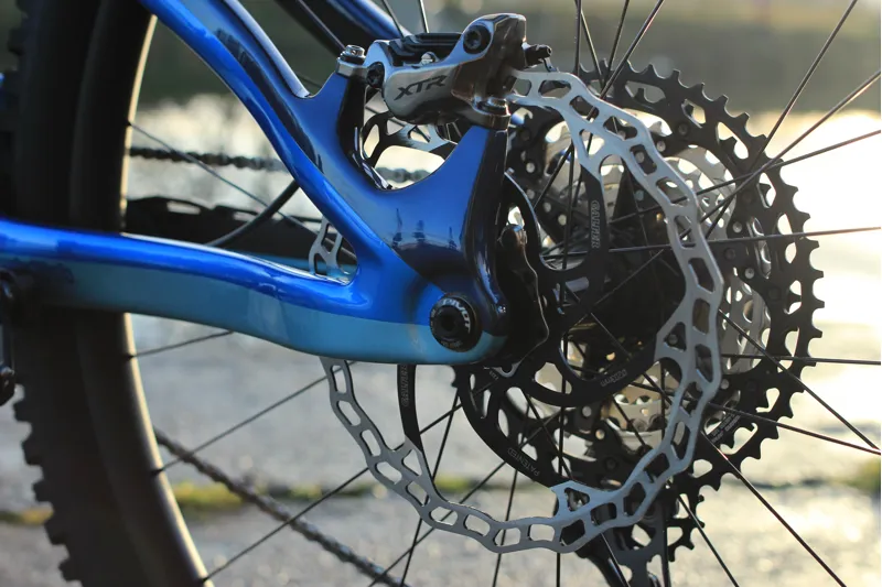 EX DEMO - 2022/2023 Pivot Cycles Shuttle LT 29 Team Full Suspension Carbon Fibre Electric Mountain Bike XTR - EX DEMO-8