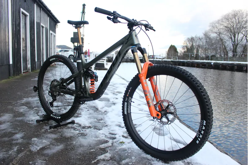 2022 Ex Demo - Pivot Firebird 29 - Pro XT Coil Carbon Fibre Full Suspension Enduro Mountain Bike in Green - L-4