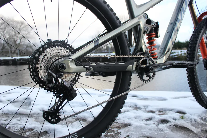 2022 Ex Demo - Pivot Firebird 29 - Pro XT Coil Carbon Fibre Full Suspension Enduro Mountain Bike in Green - L-5